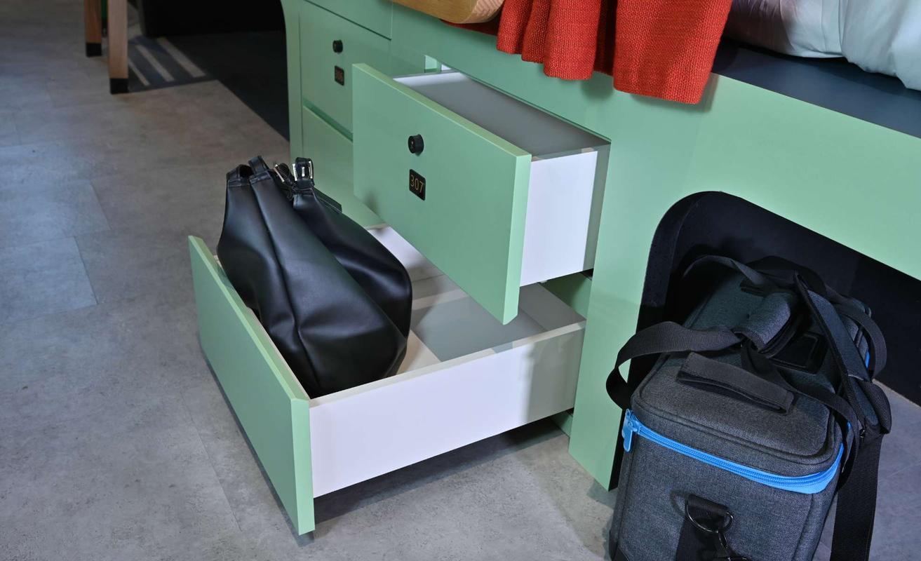 Female-Only Single Pods  Dream Chaser Boutique Capsule Hotel Singapore City Female-Only Single Pods  Dream Chaser Boutique Capsule Hotel Singapore City