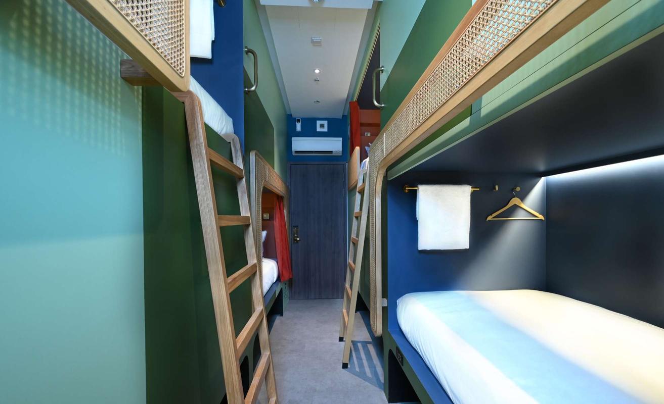 Mixed Single Pods  Dream Chaser Boutique Capsule Hotel Singapore City Mixed Single Pods  Dream Chaser Boutique Capsule Hotel Singapore City