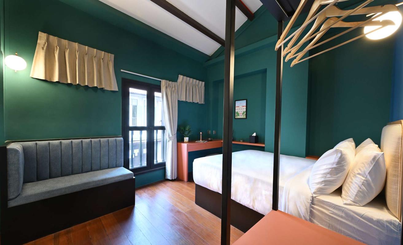 Deluxe En-Suite  Dream Chaser Boutique Capsule Hotel Singapore City Deluxe En-Suite  Dream Chaser Boutique Capsule Hotel Singapore City