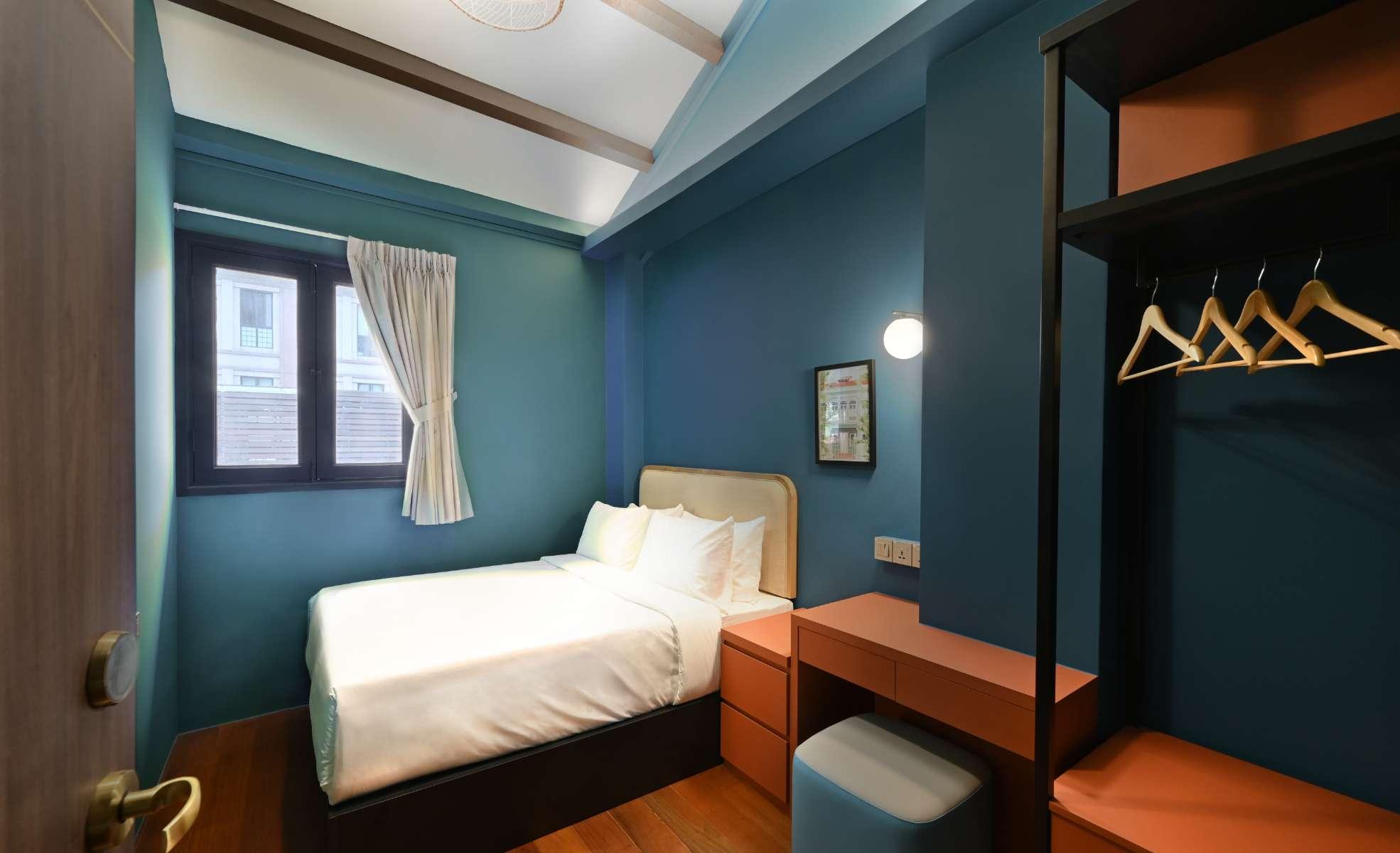 None  Dream Chaser Boutique Capsule Hotel Singapore City